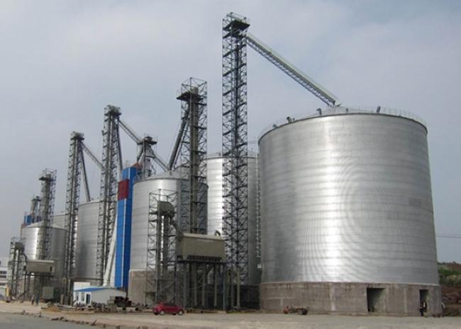 坡心镇大型钢板库构造参数及水泥储存质量